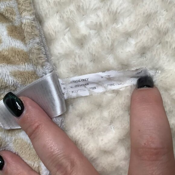 Carters Giraffe Lovey Security Blanket With Pacifier Holder - Picture 7 of 10